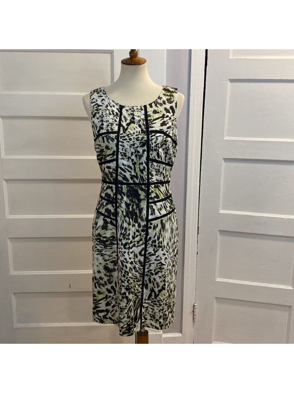 Ann Taylor Leopard Print Sleeveless Sheath Dress, Size 6